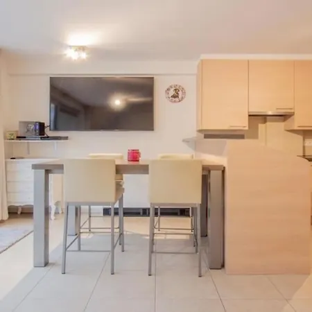 Modern Ingericht Lejlighed Nieuwpoort